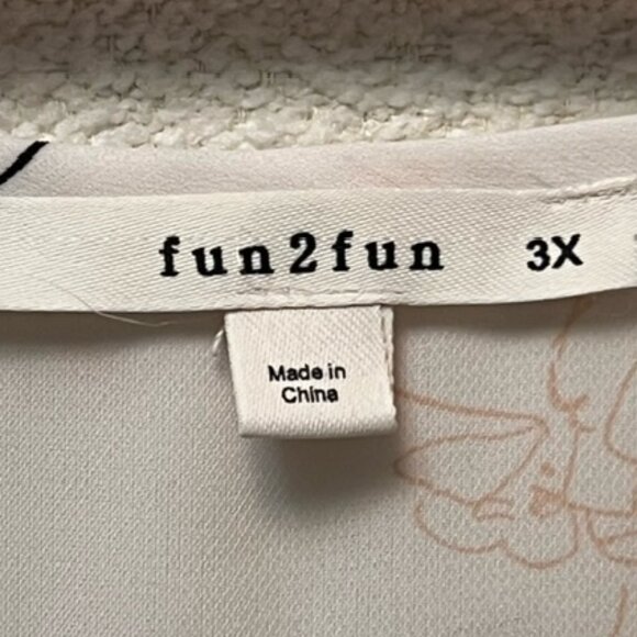 Fun2Fun Women's Floral Boho Blouse w/Henley neckline, 3/4 Sleeves, Plus Size 3X - Picture 2 of 6